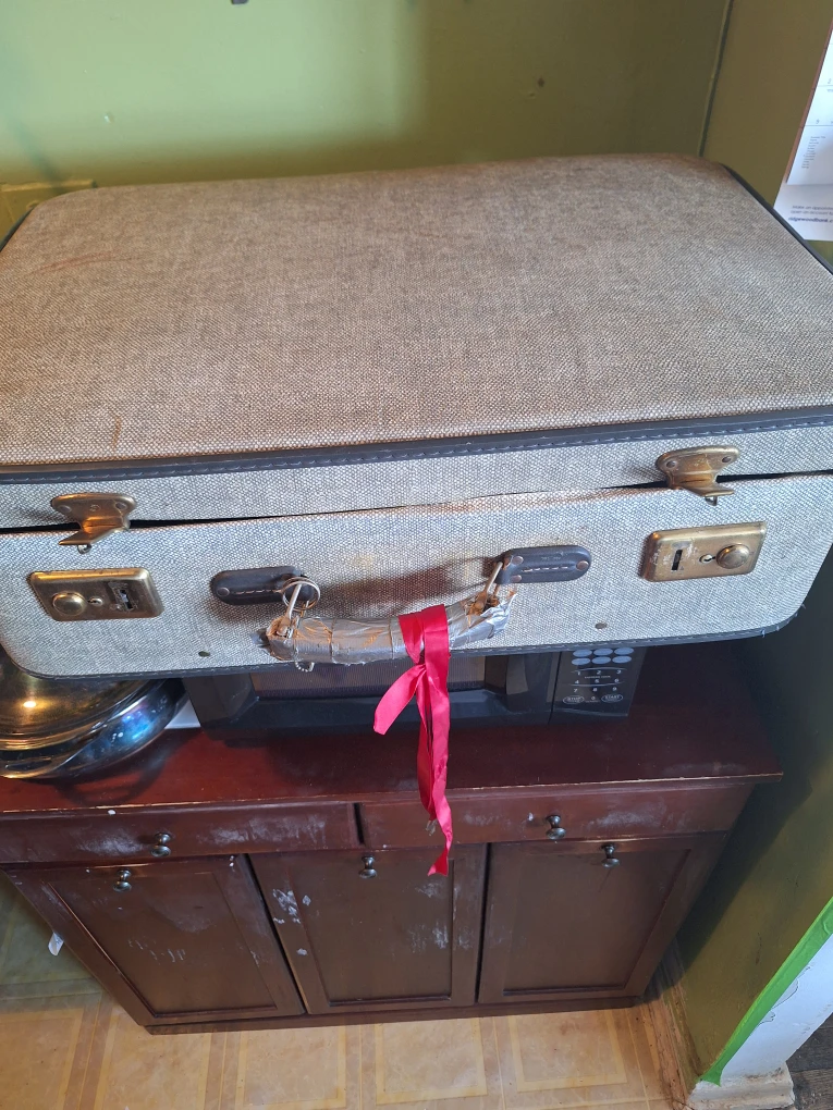 Vintage Luggage Suitcase - photo 2