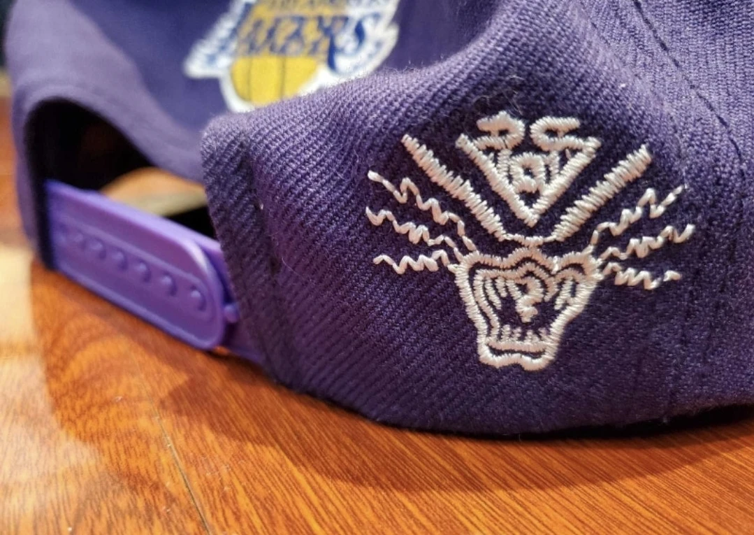 Vintage sports specialties los angeles Lakers ti$a snapback - photo 4