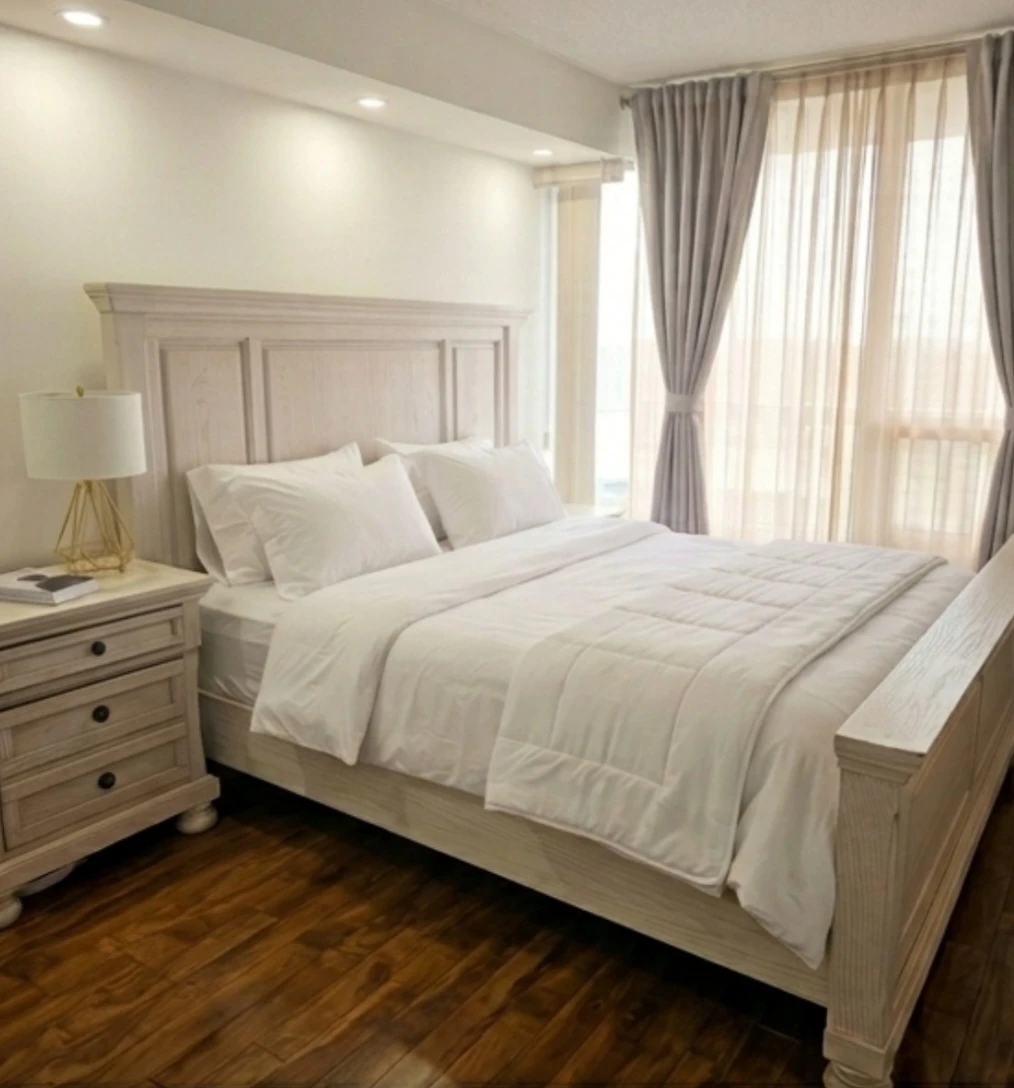 🛏️ Ashley Furniture Bedroom Set – Like New (Purchased May 2024)
