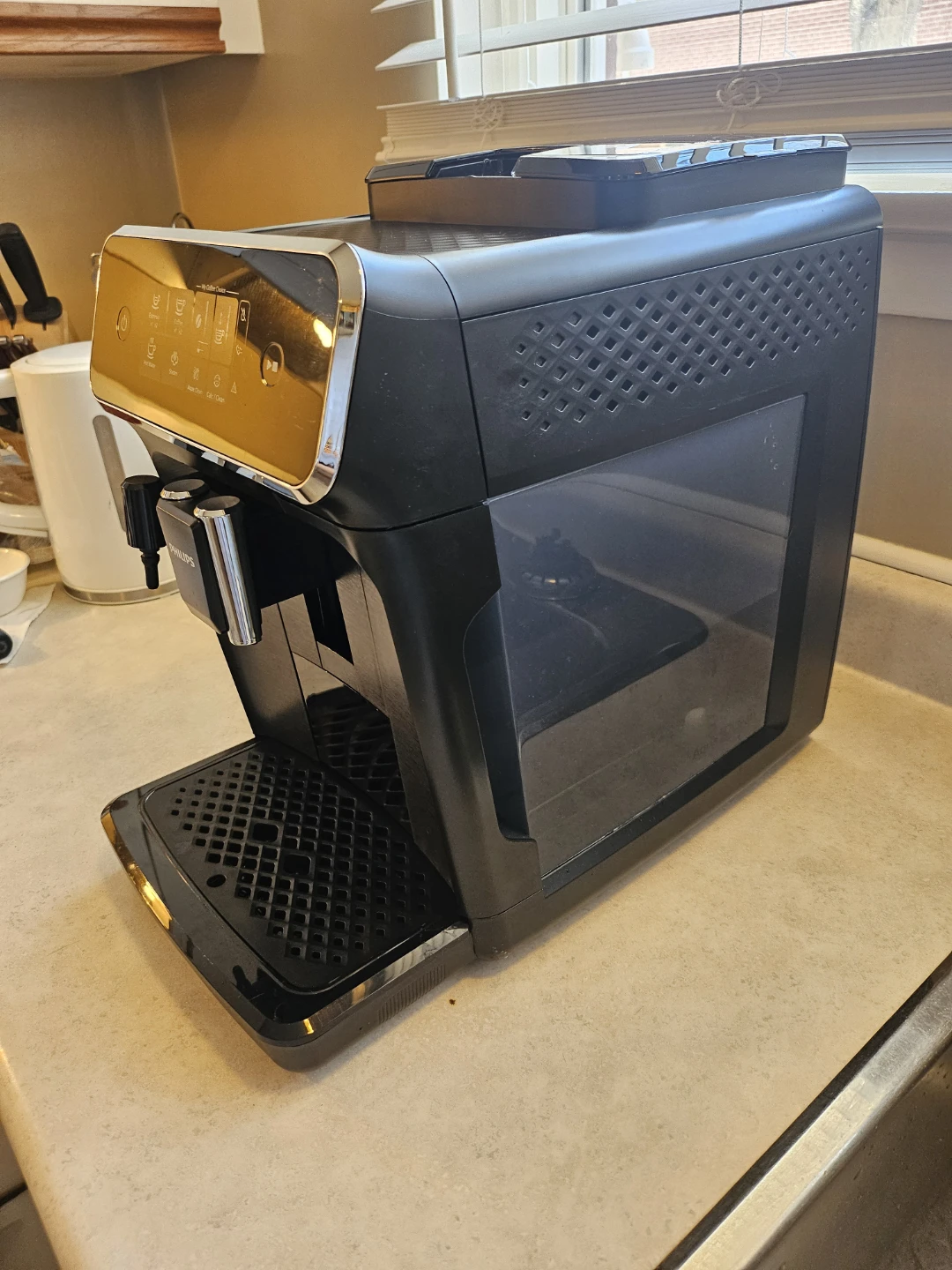 Philips 2200 Series Fully Automatic Espresso and Coffee Machine - photo 2