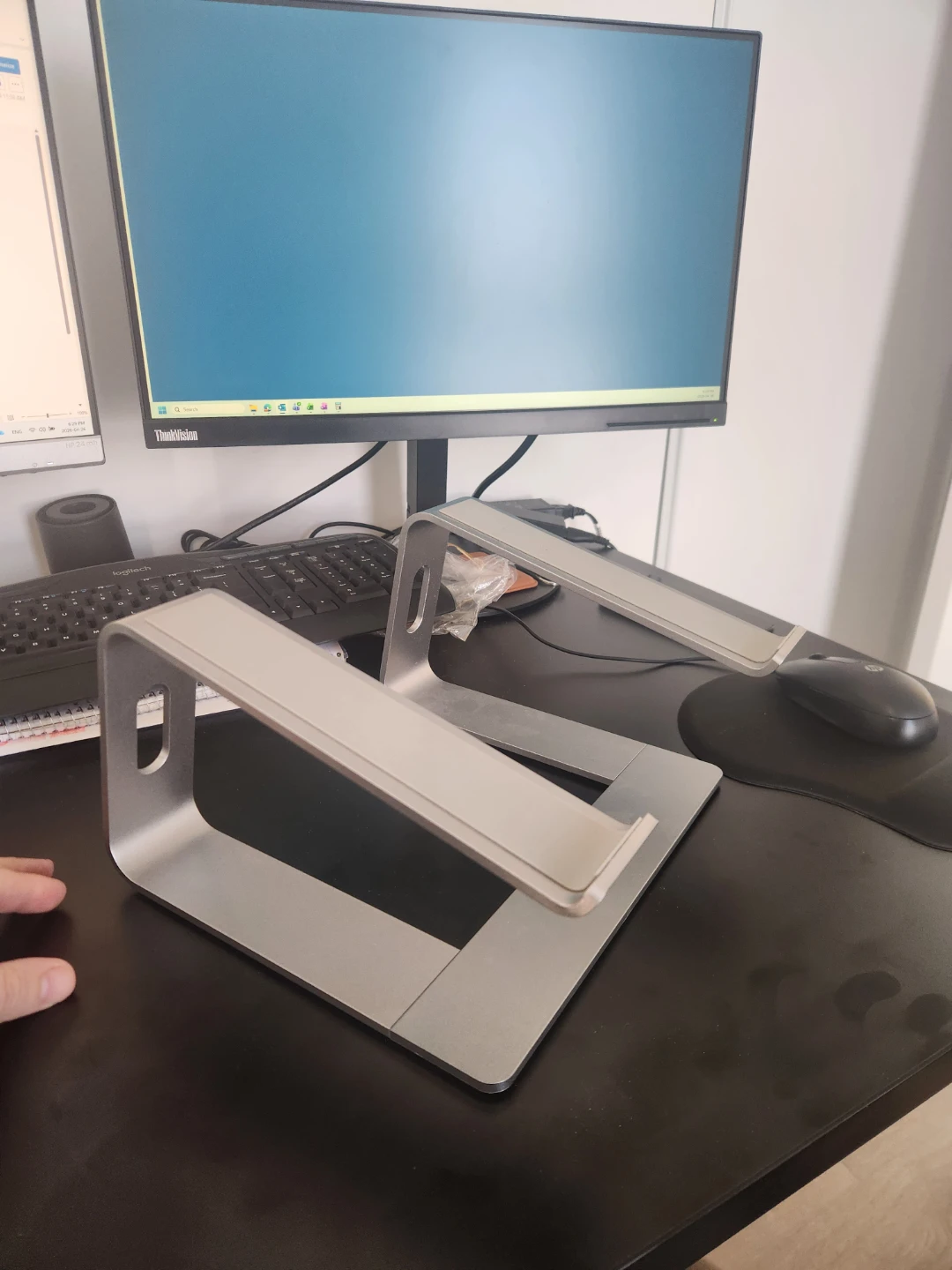 Laptop stand