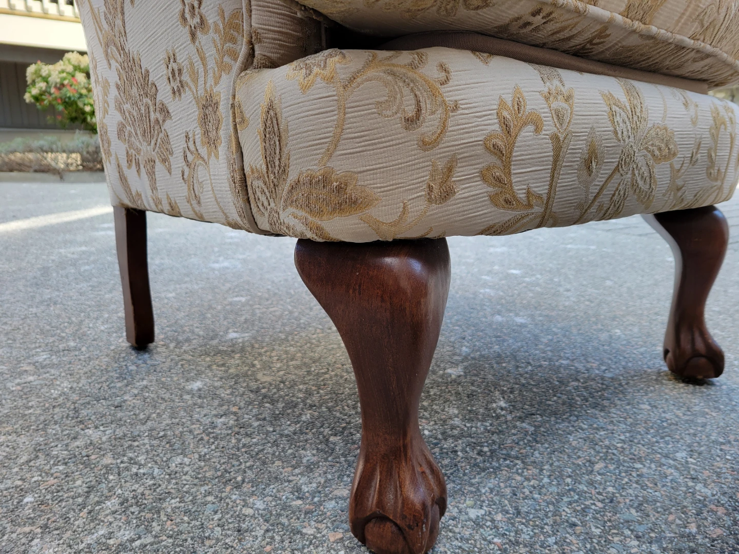 Vintage Chippendale-Style Wingback Chair & Matching Ottoman. - photo 5