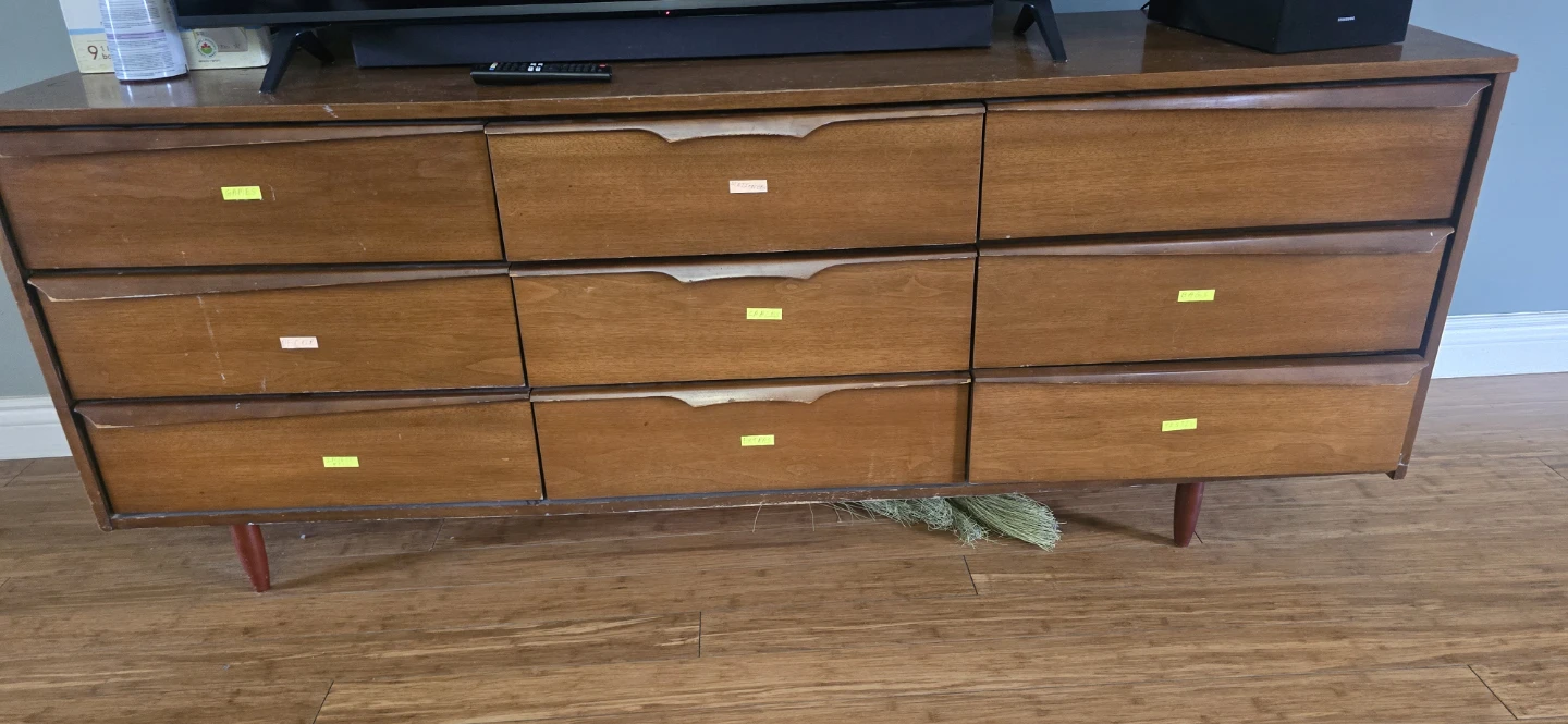 Mid-Century Modern 9-Drawer Dresser - photo 3