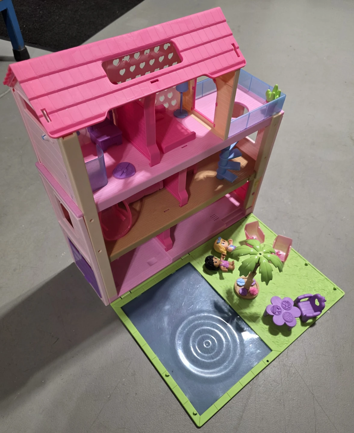 Pink Dollhouse with Pool and Accessories