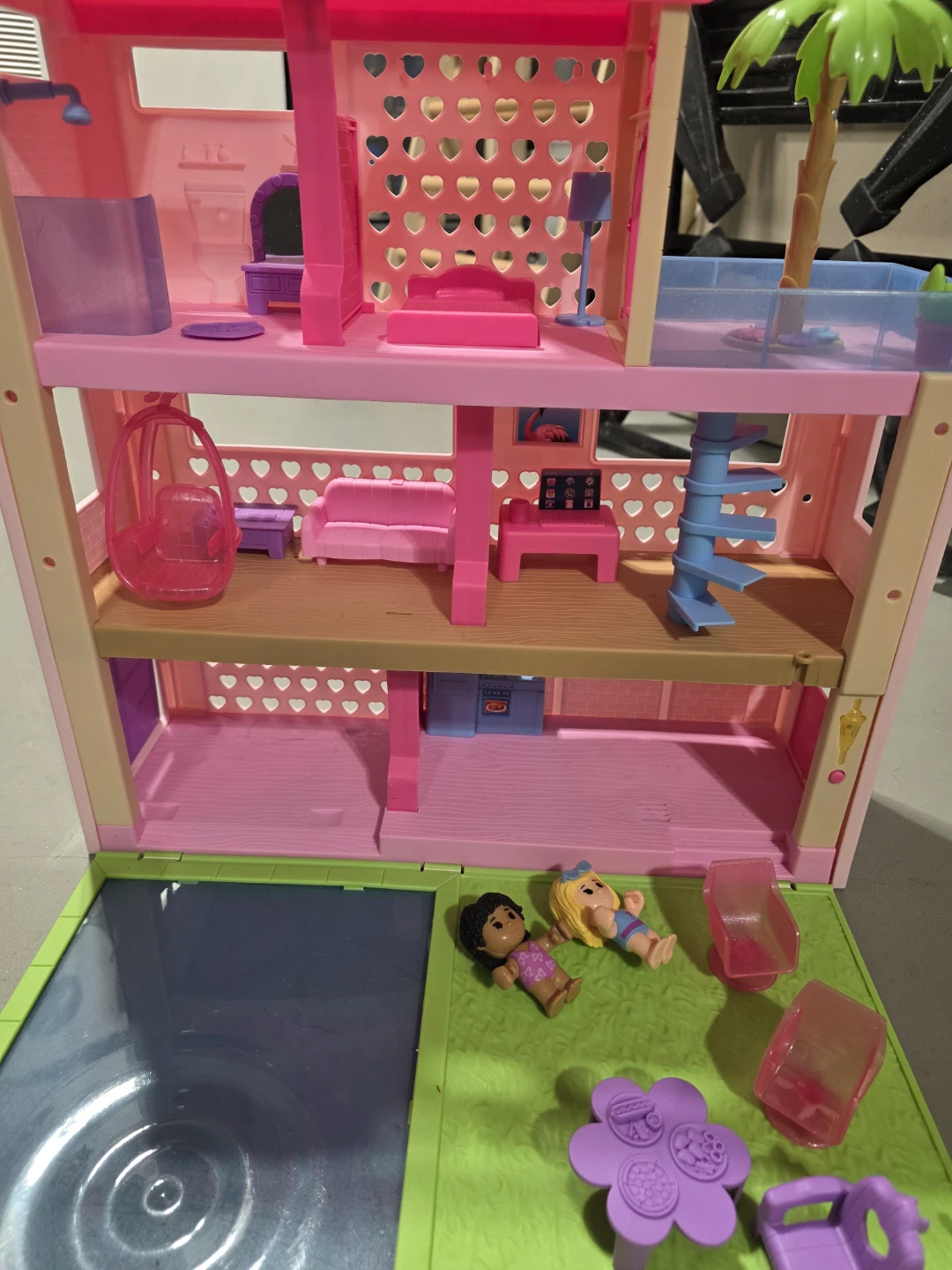 Pink Dollhouse with Pool and Accessories - photo 2