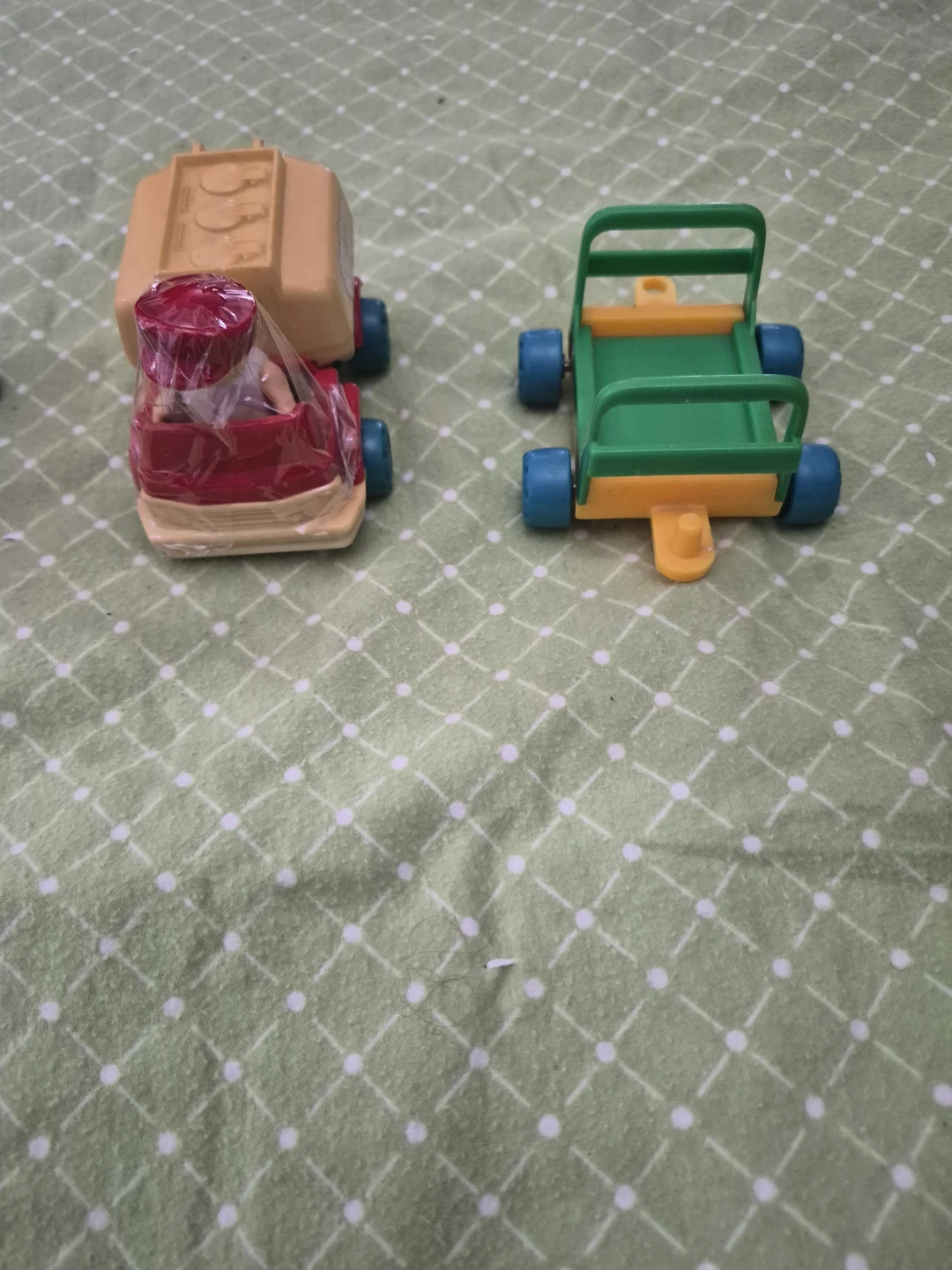 Fisher-Price Little People Cars and Figures (2 sets) - photo 2