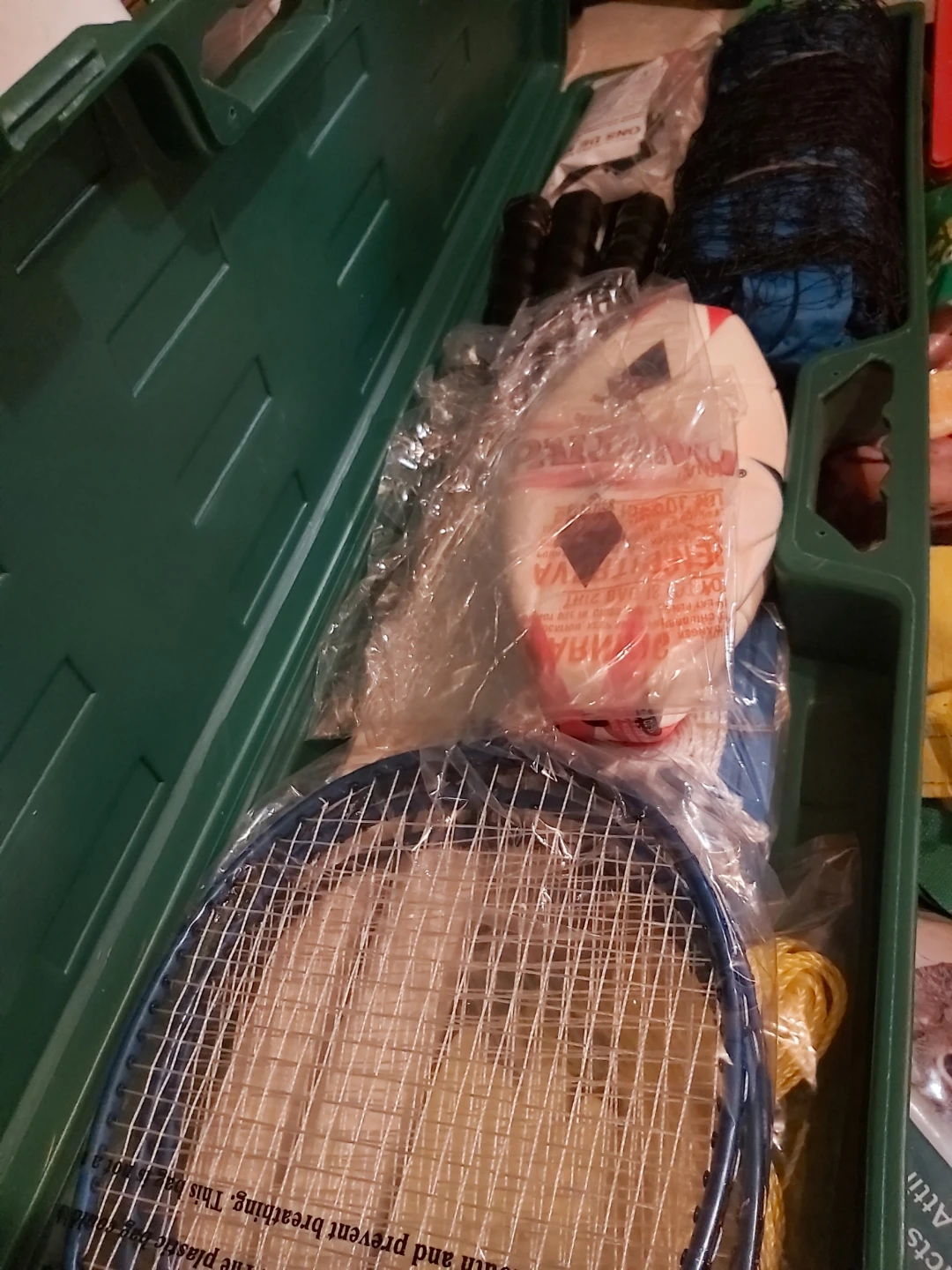 Spalding Badminton Set with Shuttlecocks and Net