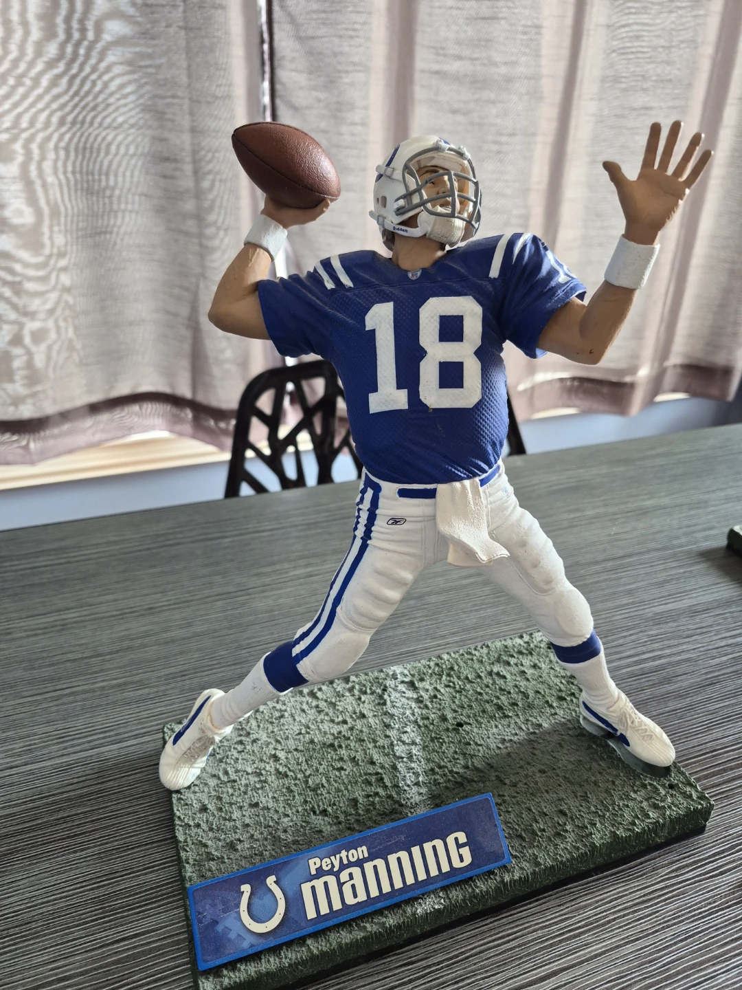 Set of 5 NFL Football Player Figurines - photo 5