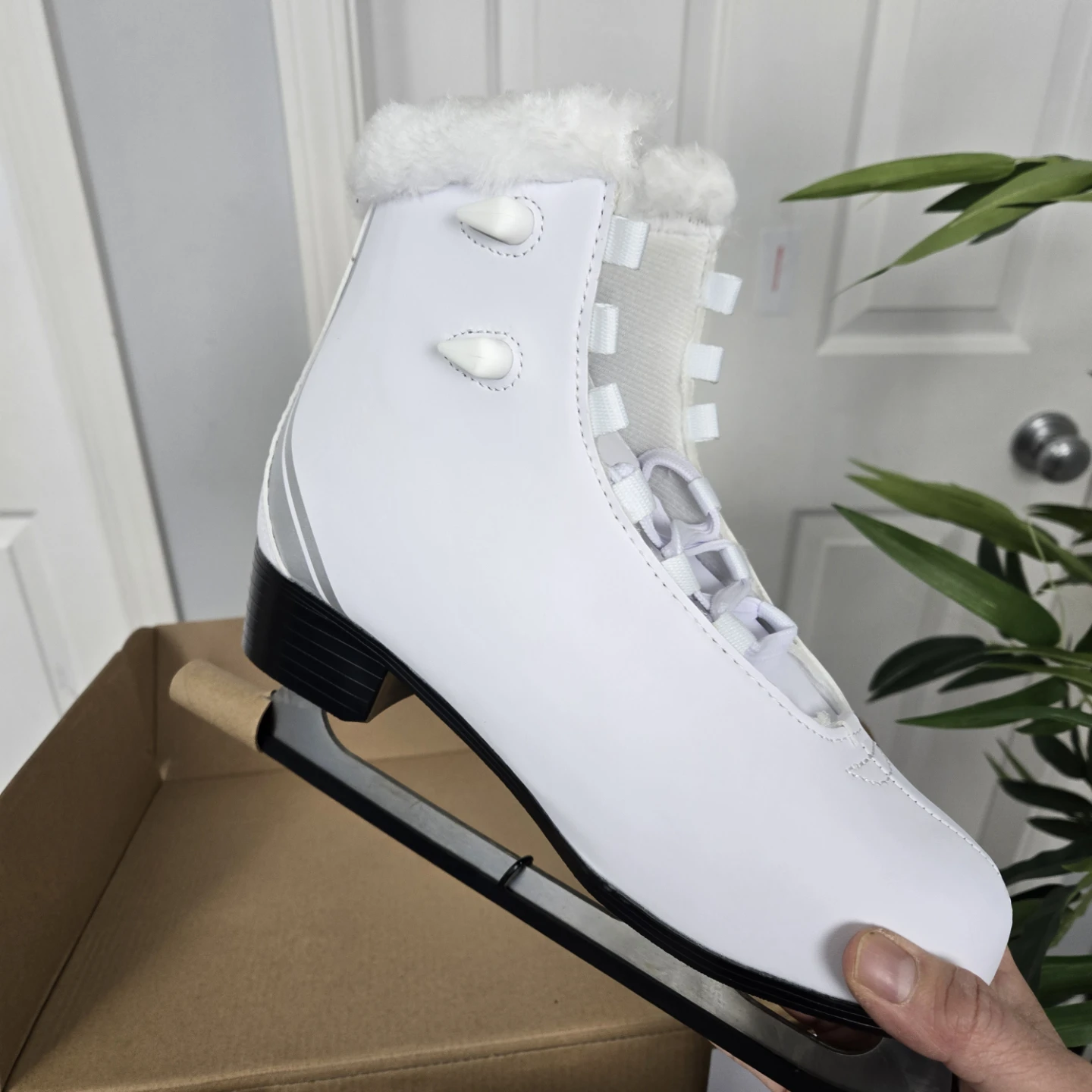 Adult figure skates sz 7 NEW - photo 4
