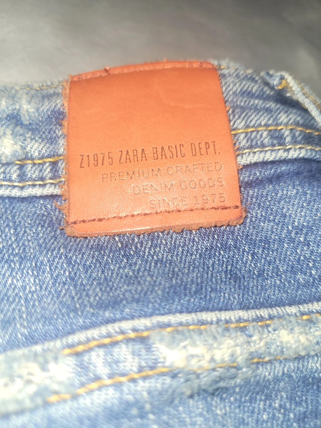 ZARA BASIC DENIM Jeans Size 32 embroidered floral - photo 3