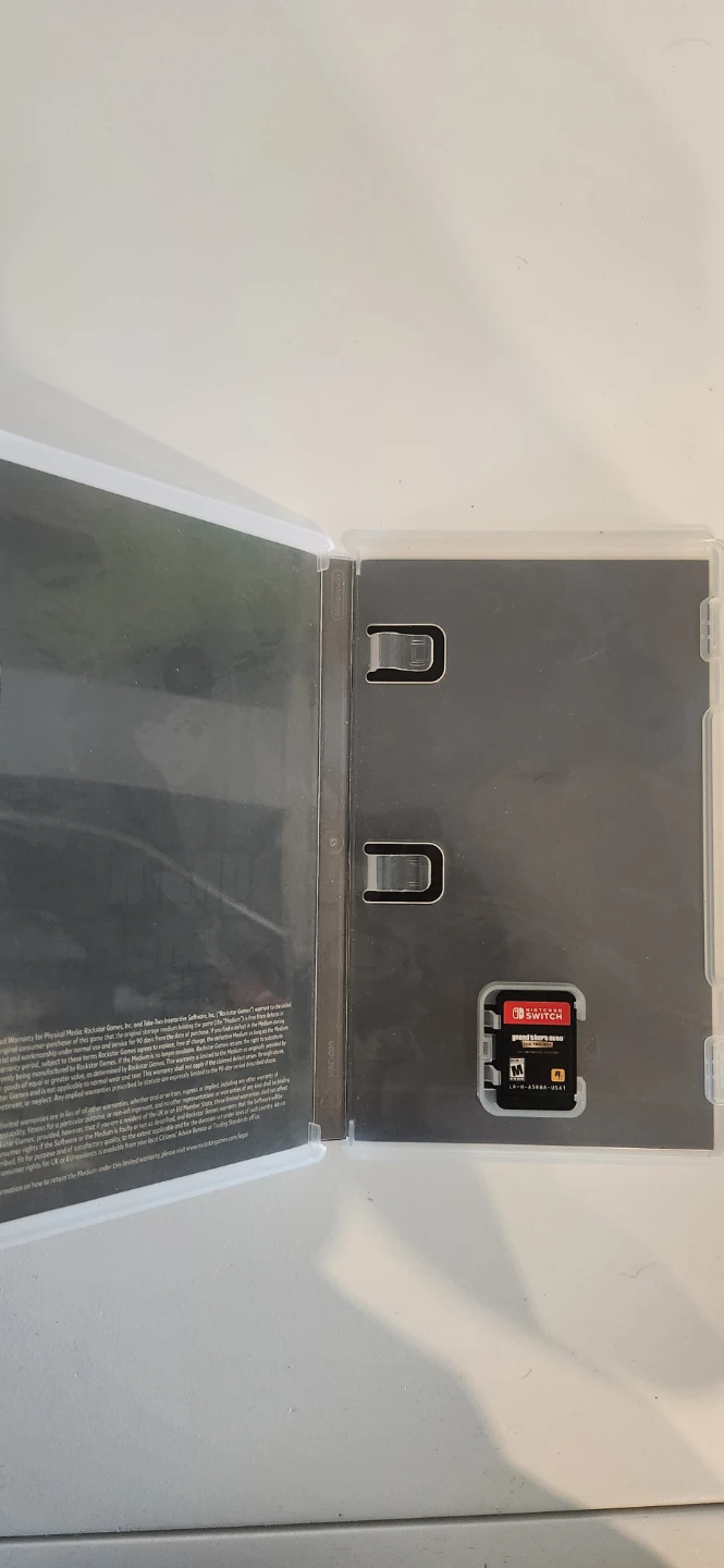 Grand Theft Auto: The Trilogy -  Nintendo Switch Game - photo 2
