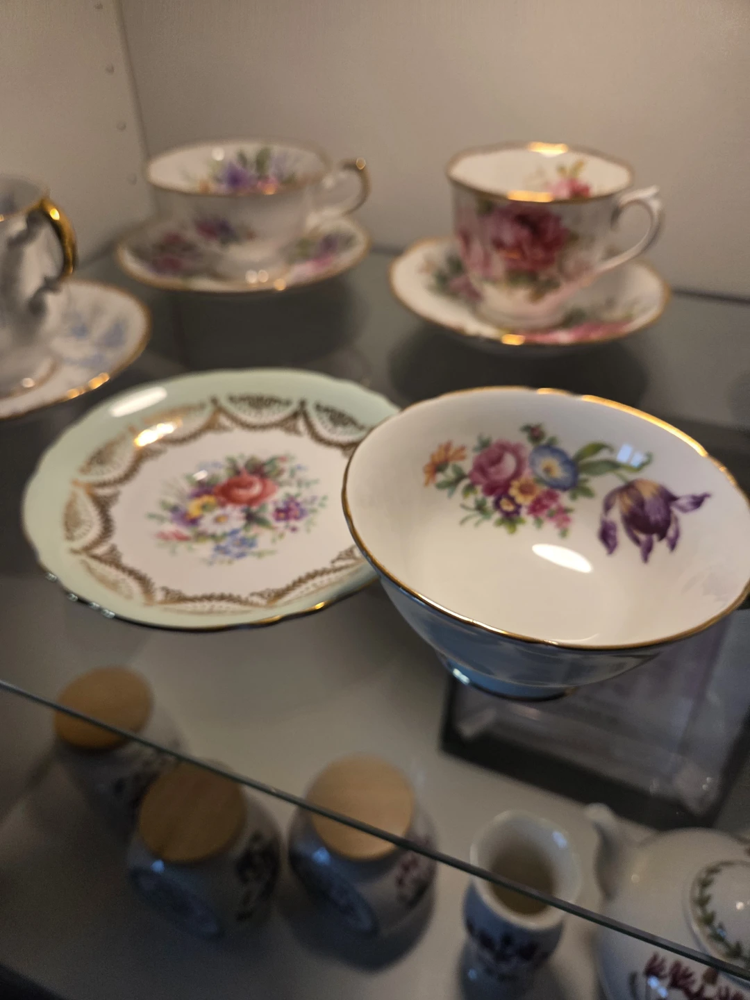 England Bone China Antique Teacup Set - photo 3