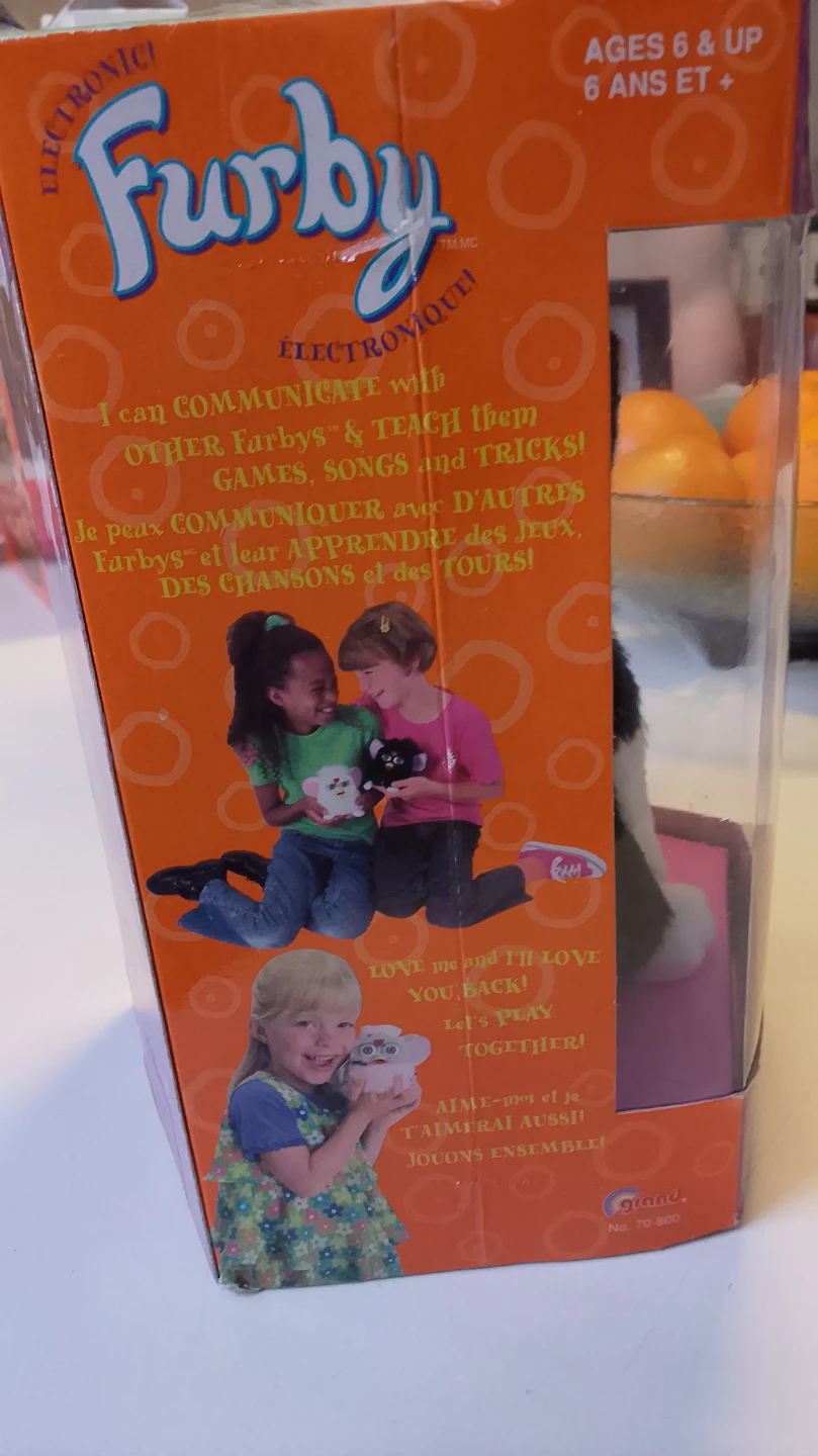 1998 furby sealed in box - photo 3