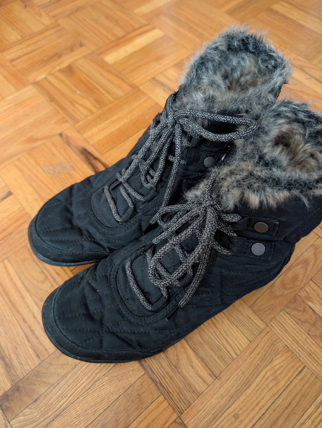 Black Quilted Winter Boots with Faux Fur Trim - photo 3