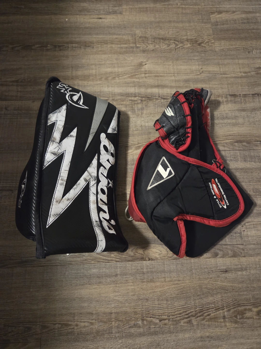Bauer Reactor Glove and Brains blocker