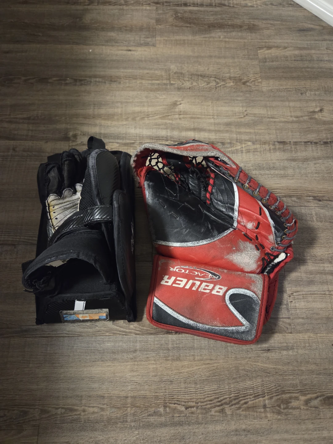 Bauer Reactor Glove and Brains blocker - photo 3