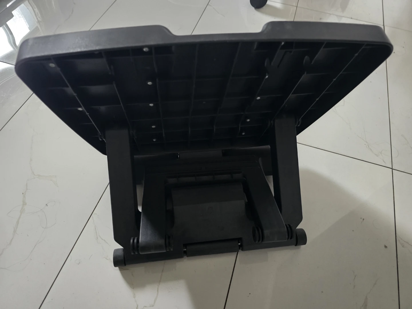 Fellowes Adjustable Footrest - photo 4
