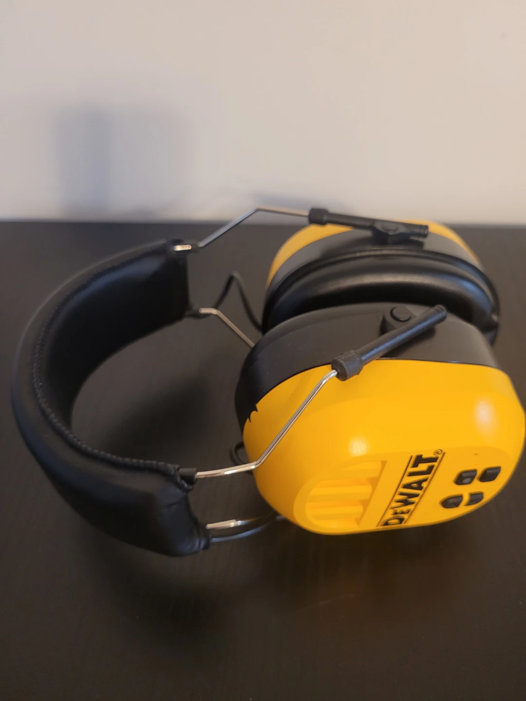DeWalt Hearing Protection Earmuffs with Bluetooth