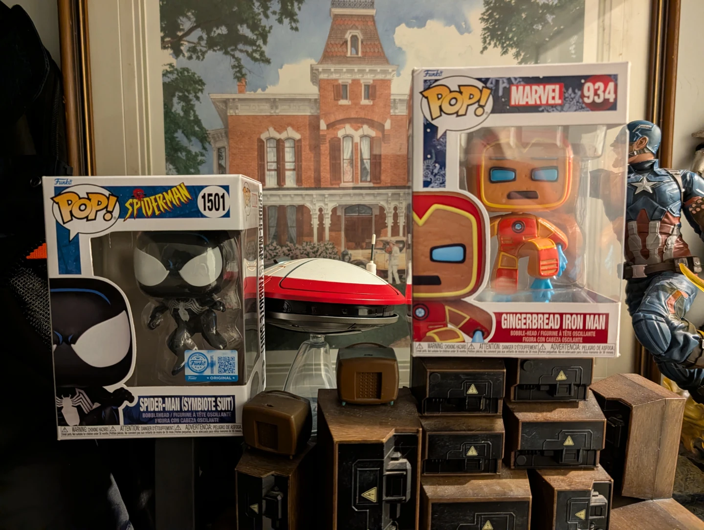 Funko Pop! Spider-Man (Symbiote Suit) & Gingerbread Iron Man