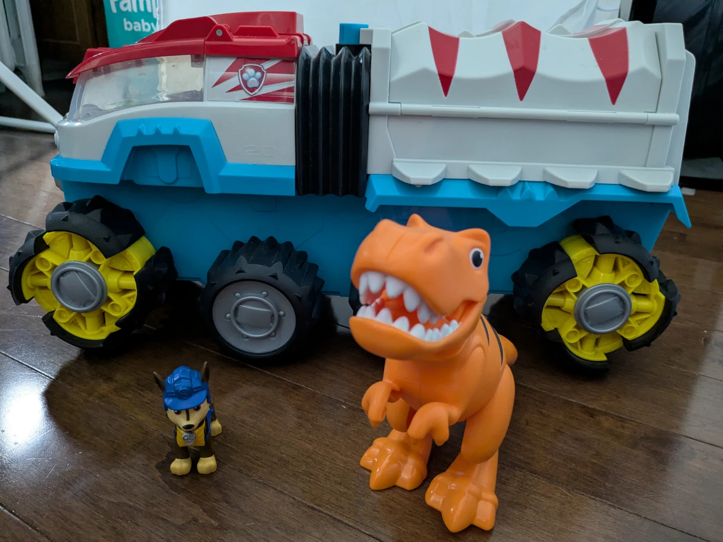 Paw Patrol  Patroller Motorized Team Vehicle with Chase & T. Rex