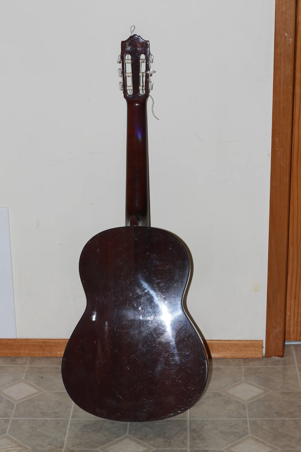 Yamaha Classical Guitar with Case and Accessories - photo 4