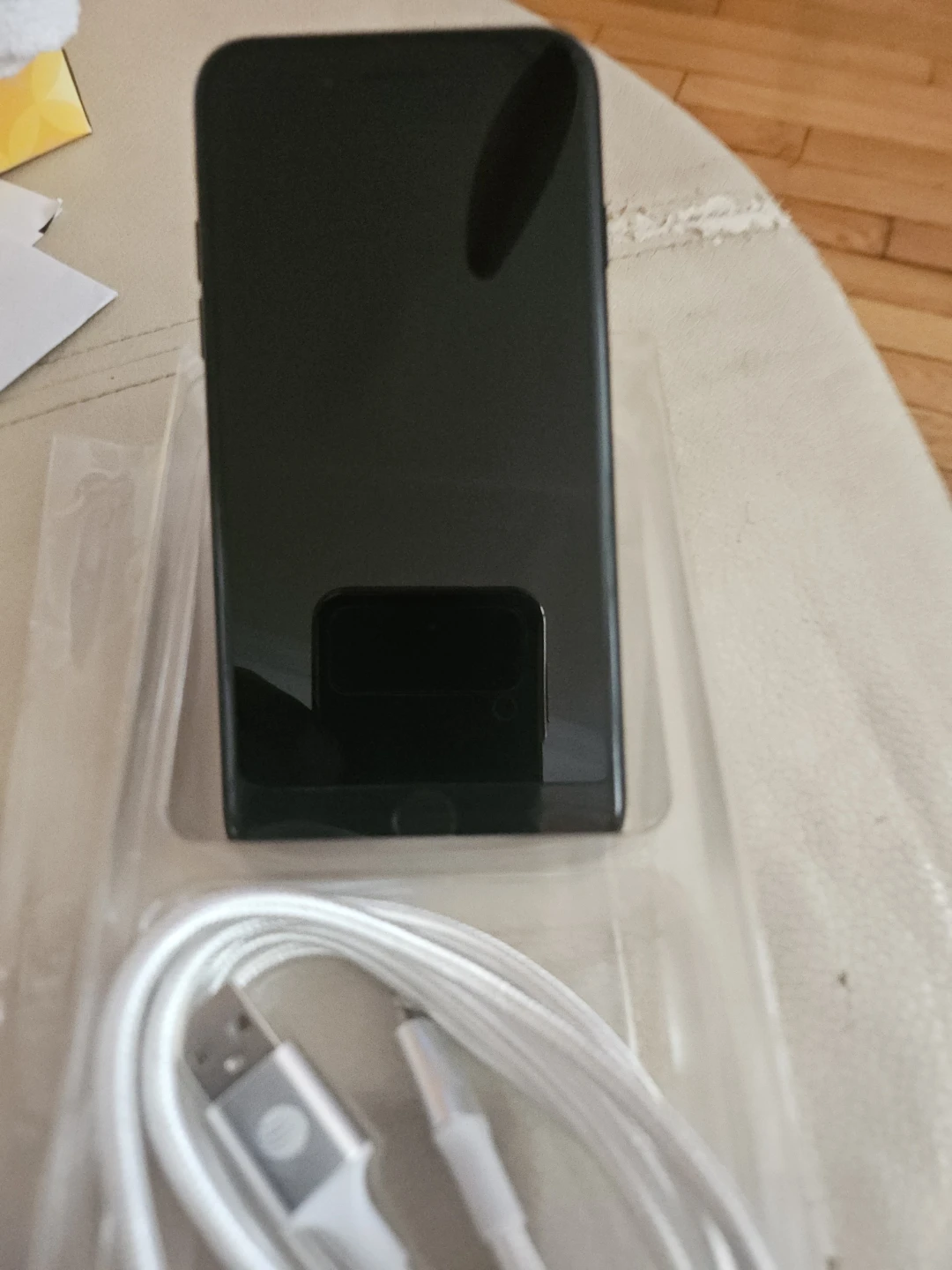 Apple iPhone 7 32GB Black Unlocked