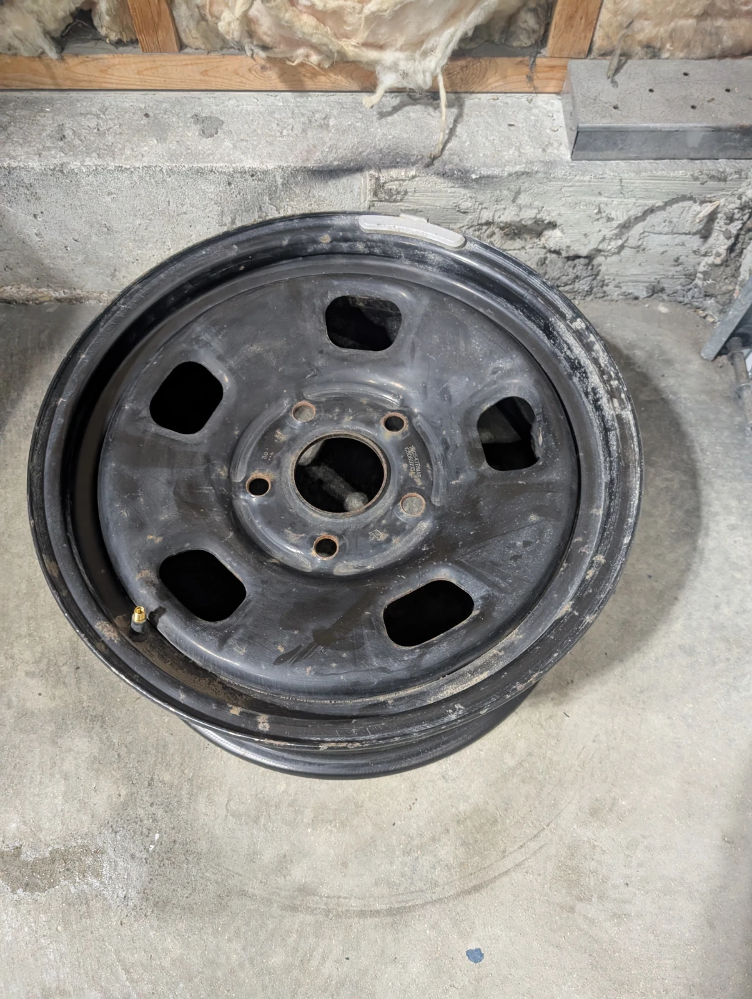 (1)-17 Inch Steel Rim Off 2014 Dodge Ram 5x139.7 - photo 2