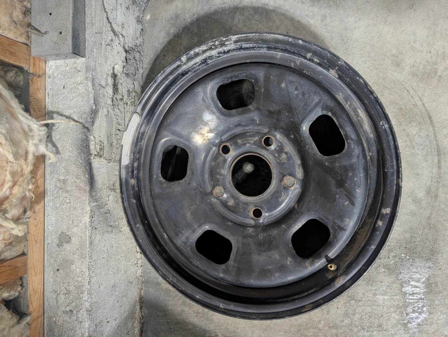 (1)-17 Inch Steel Rim Off 2014 Dodge Ram 5x139.7 - photo 3