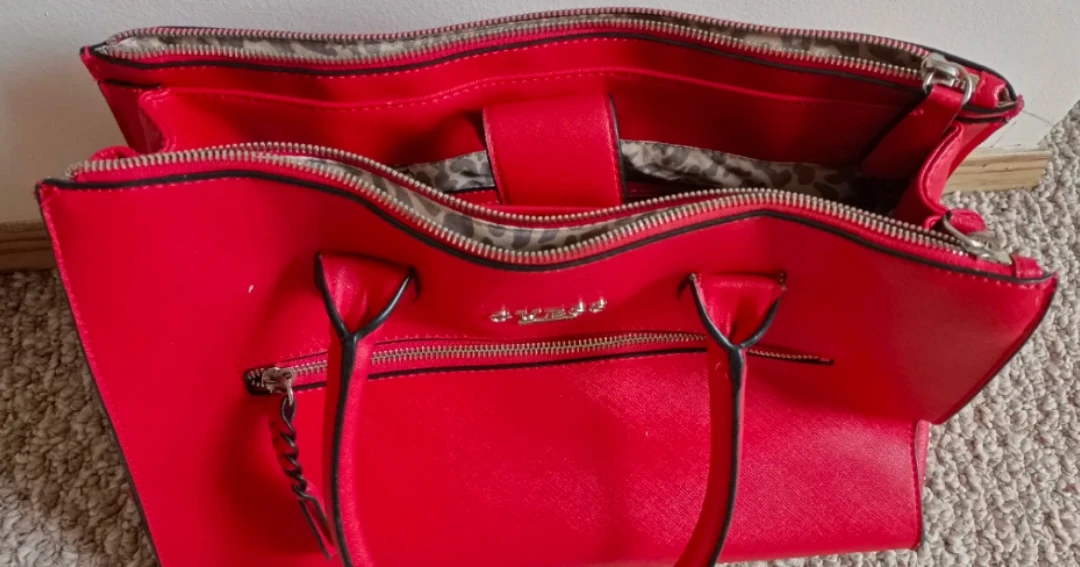 Red Guess Handbag - photo 4