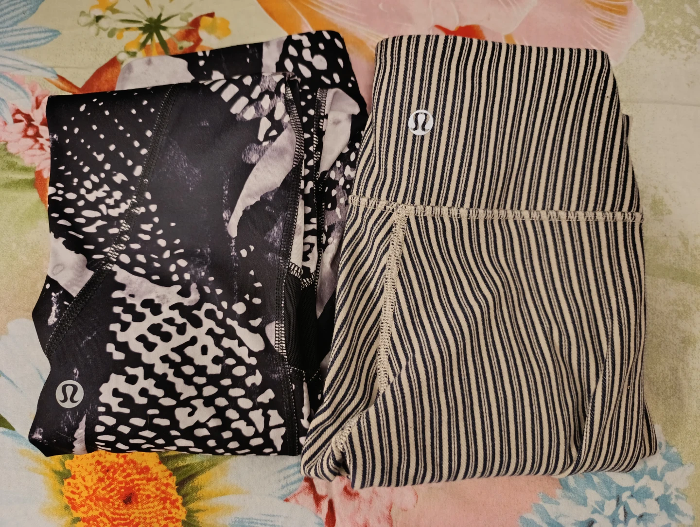 Lululemon Athletic Leggings - Black & White Print / Stripes