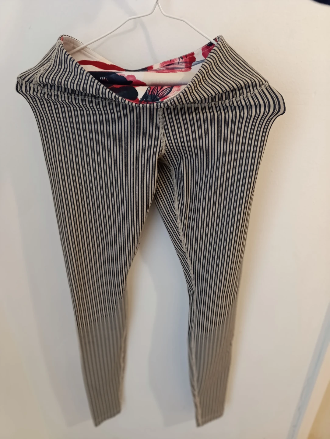 Lululemon Athletic Leggings - Black & White Print / Stripes - photo 3