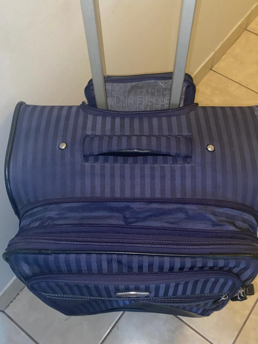 Ricardo Beverly Hills Navy Striped Rolling Suitcase - photo 4