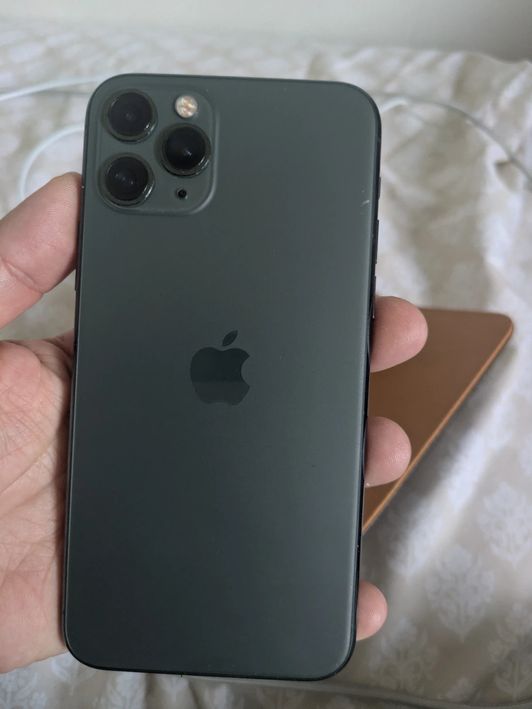 Apple iPhone 11 Pro - photo 3