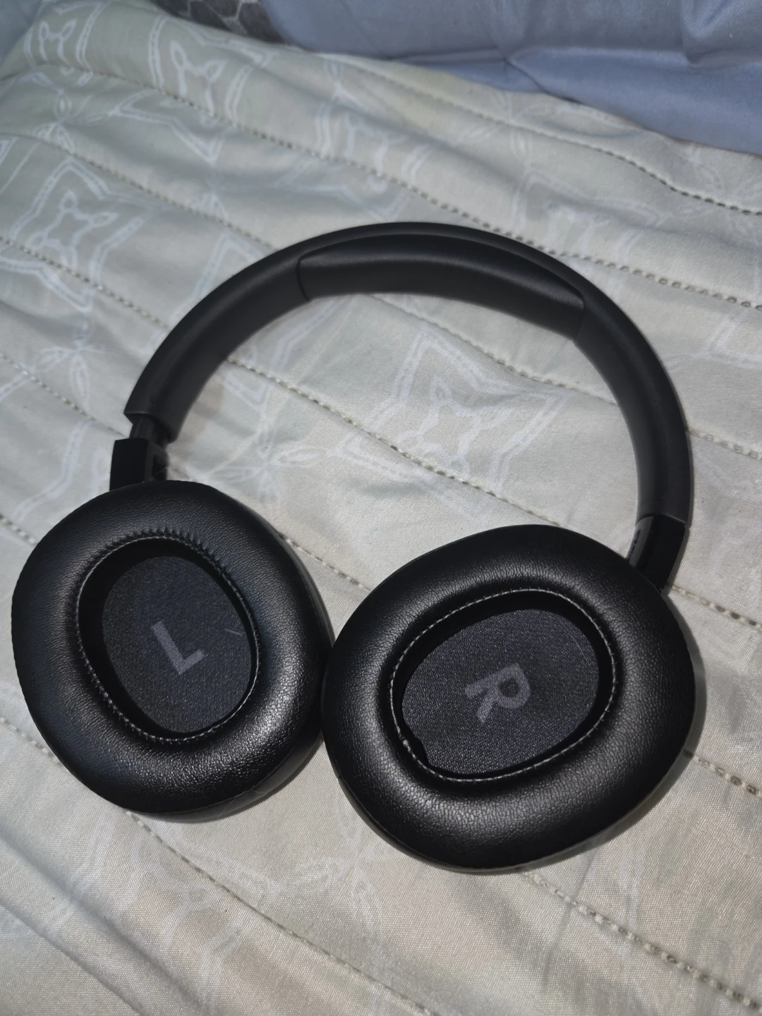 JBL Wireless Over-Ear Headphones