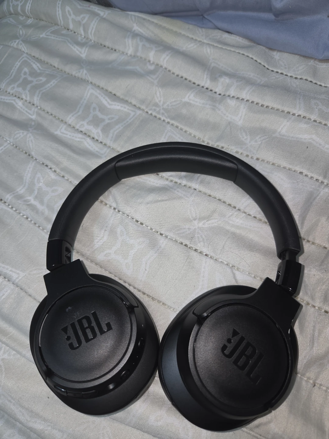 JBL Wireless Over-Ear Headphones - photo 2