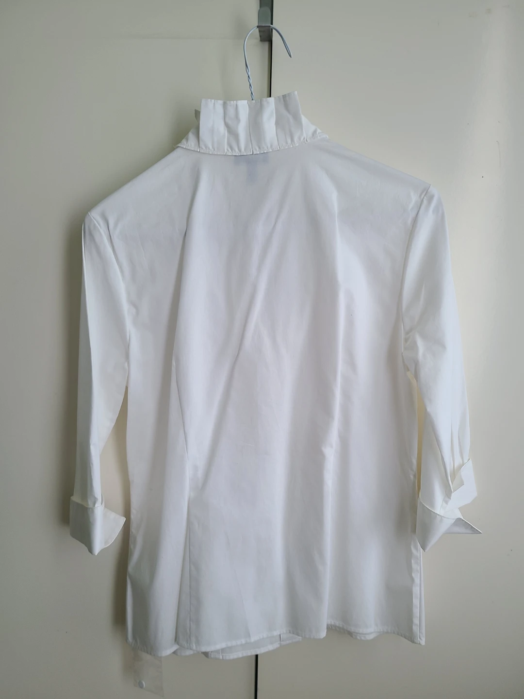 BNWT Talbots White Ruffle Collar Blouse - Size 6P 🌱 - photo 2