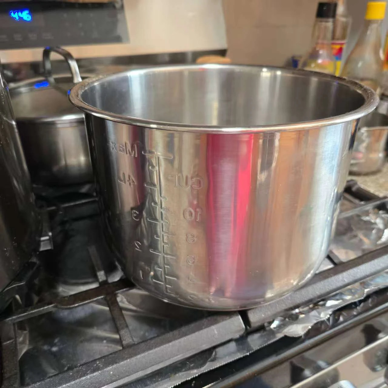 Insignia 6-Quart Electric Pressure Cooker - photo 2