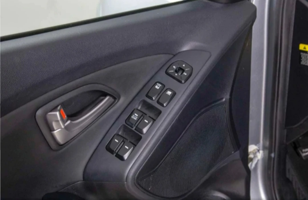 2011 Hyundai Tucson - Winter Tires Inc. - photo 5