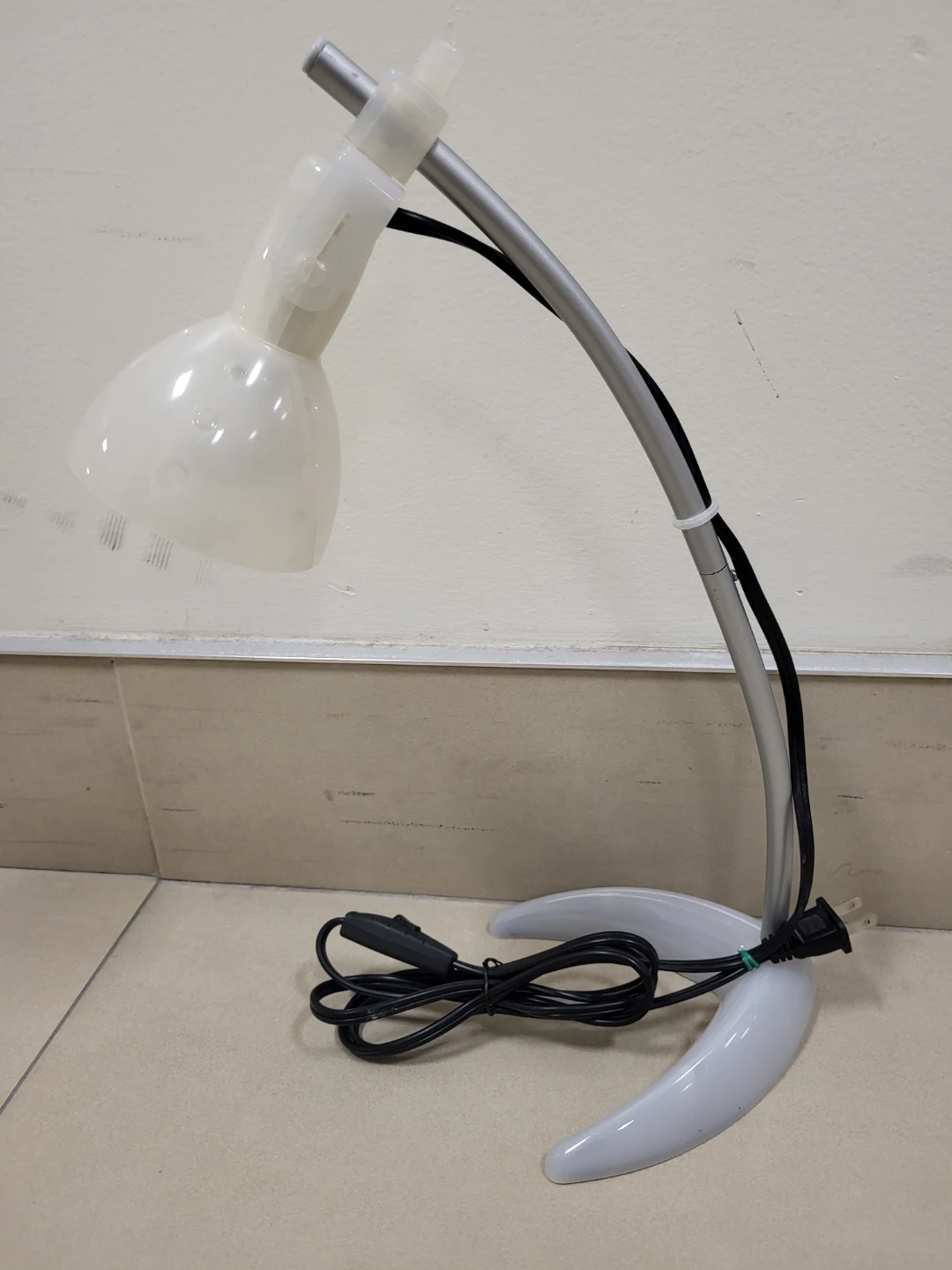 IKEA MÖRKER Minimalist Desk Lamp - Silver/White