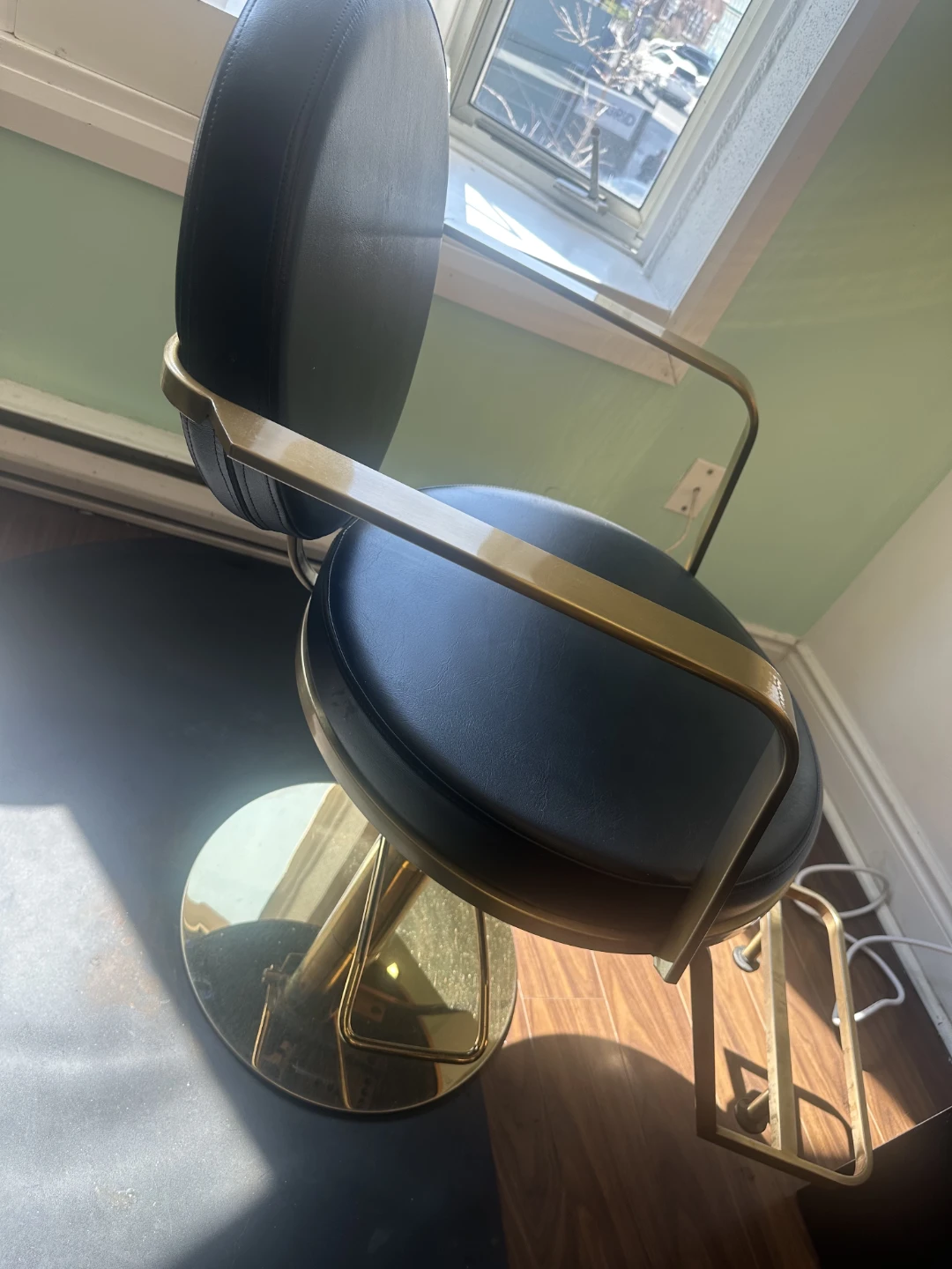 Black Salon Chair with Gold Accents - photo 2