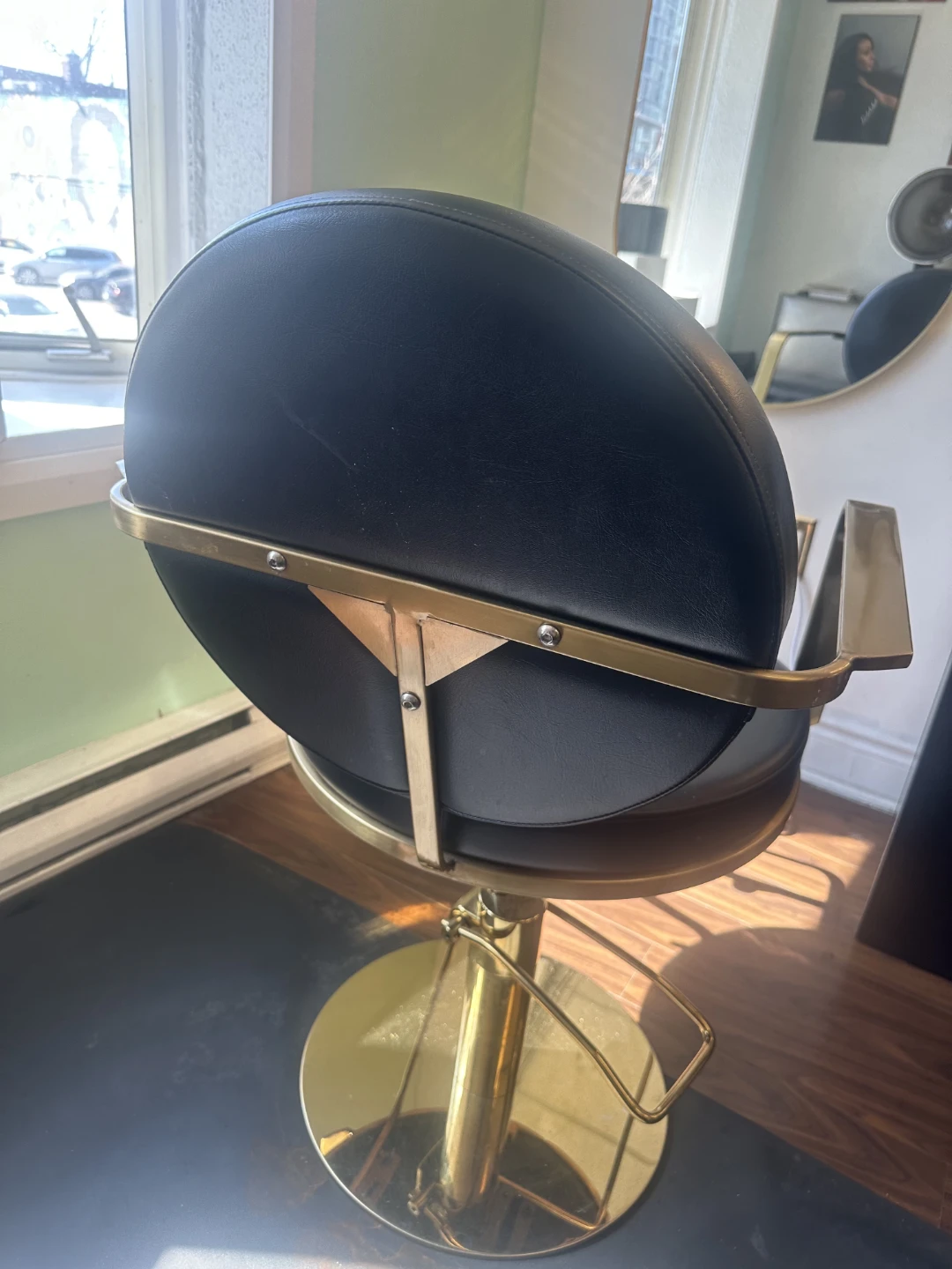 Black Salon Chair with Gold Accents - photo 3