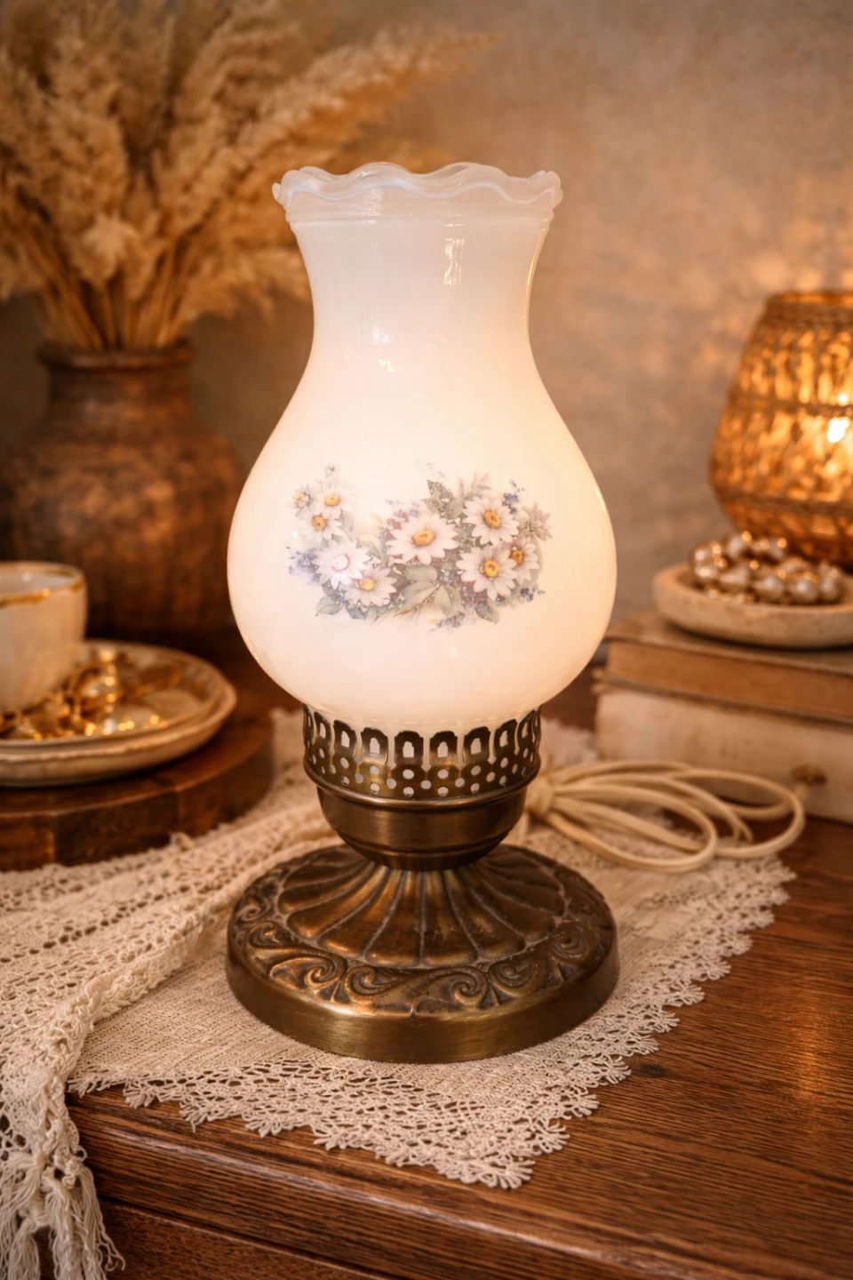 Vintage Daisy Table Lamp