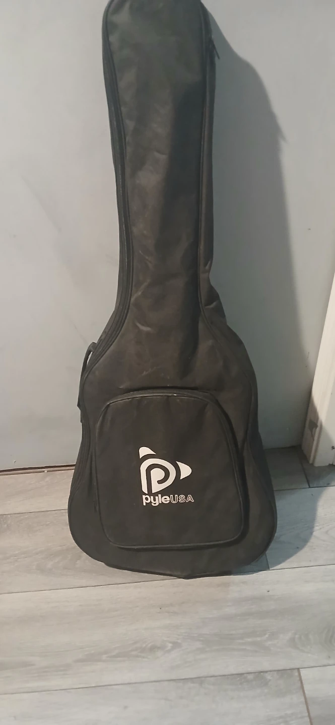 Pyle-USA Acoustic Guitar with Gig Bag