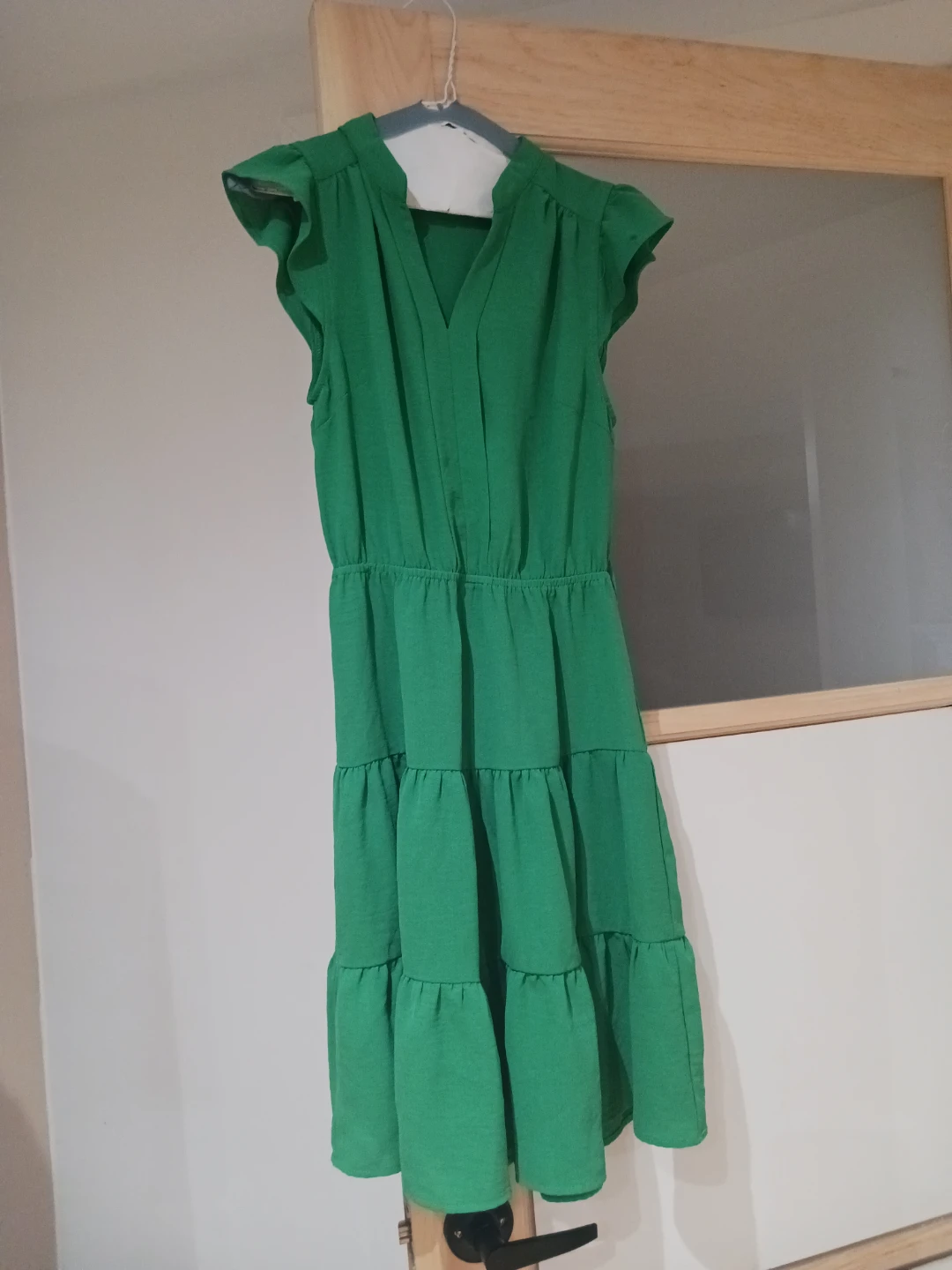 Monteau Los Angeles Green Tiered Midi Dress