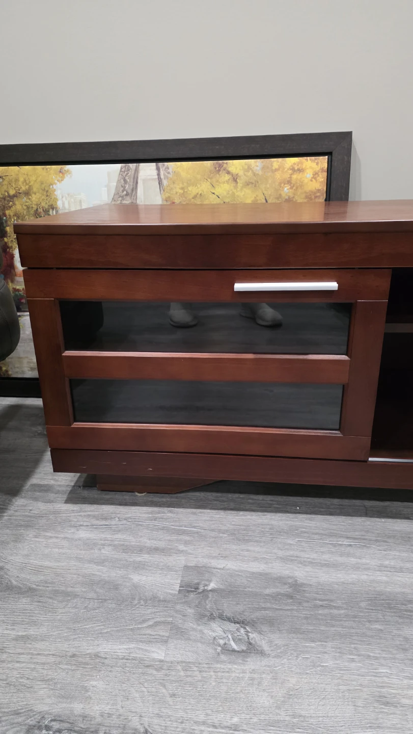 TV stans with storage and ajustable shelves and sliding doors - photo 4