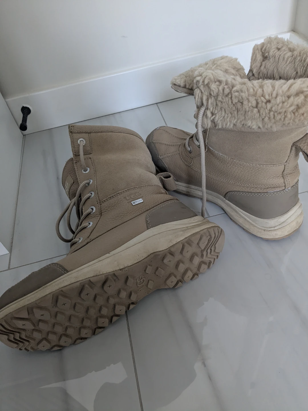 UGG Women's Winter Boots Tan Size 8 - photo 2