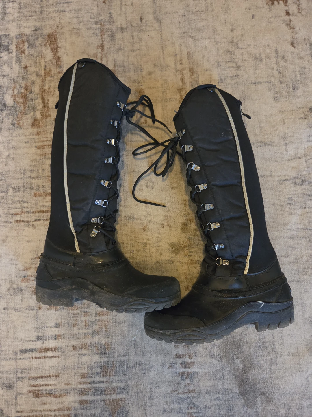 AUKEN Black Lace-Up Winter Boots Size 5