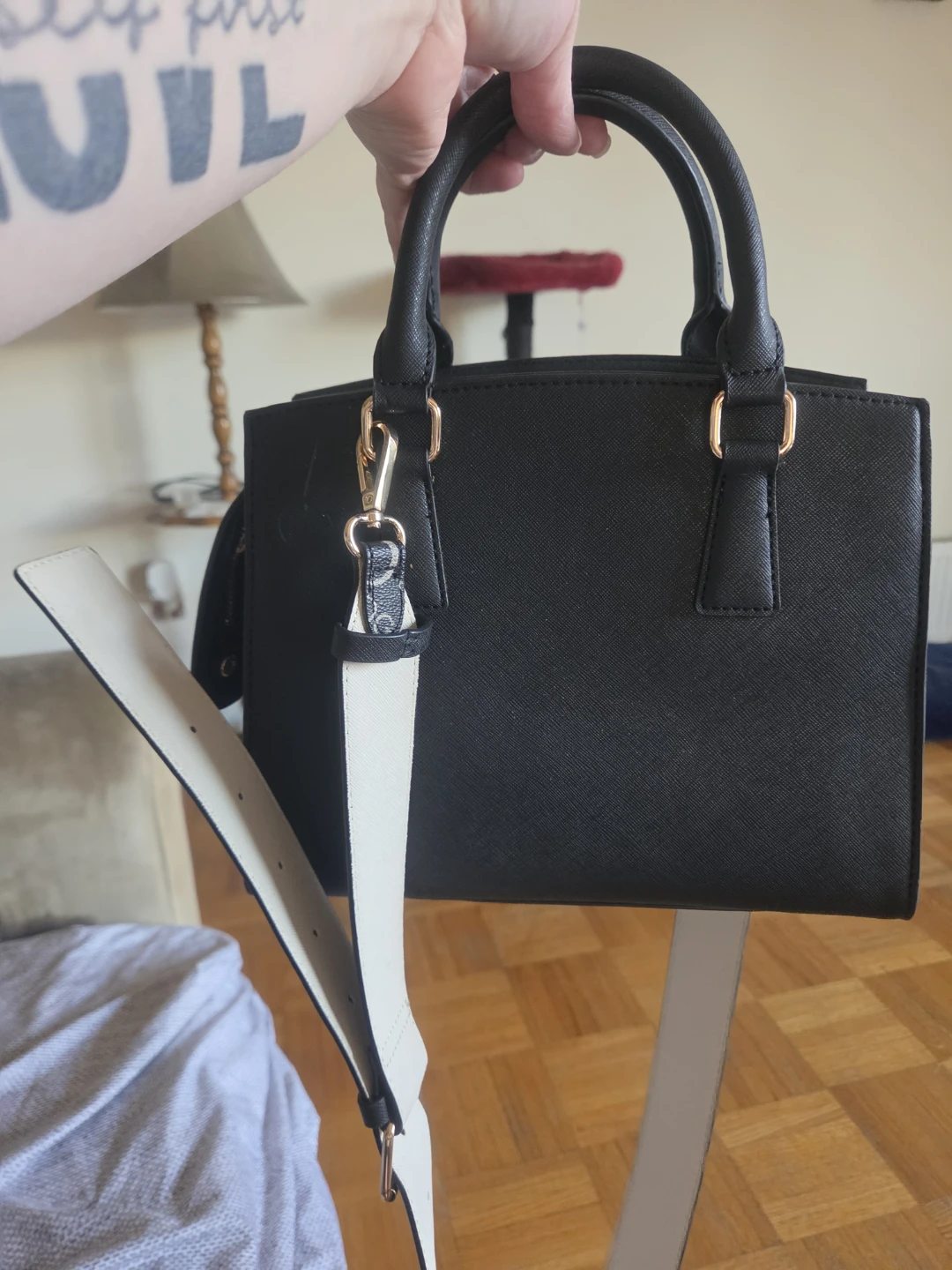 GUESS Black Satchel Handbag - photo 5