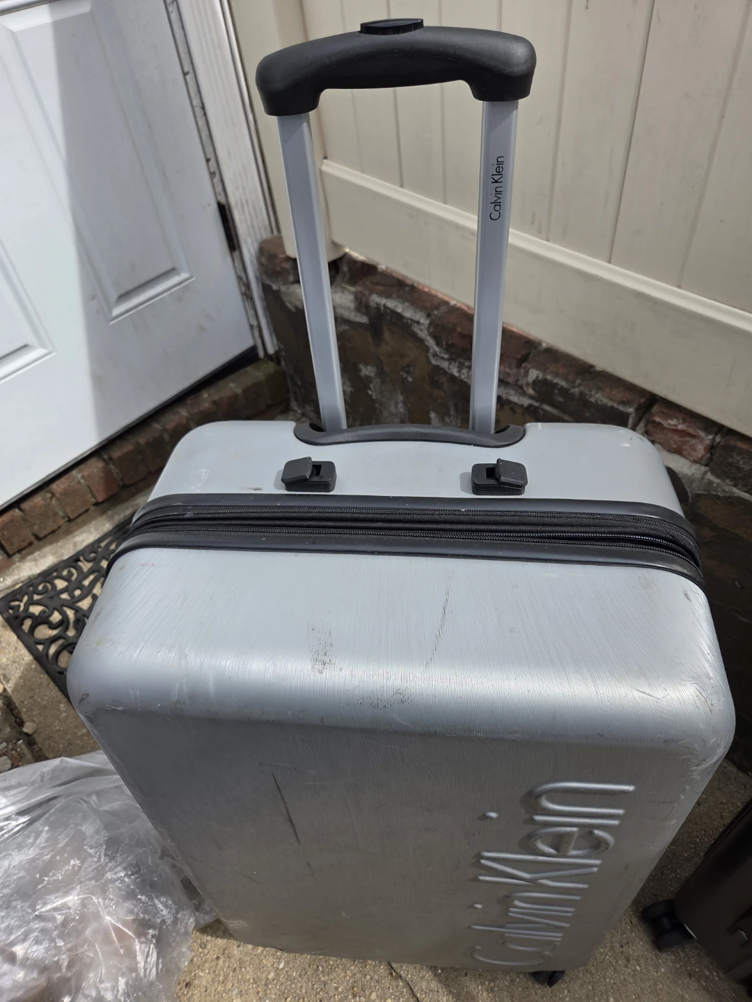 Calvin Klein Silver Hardside Spinner Luggage - photo 2