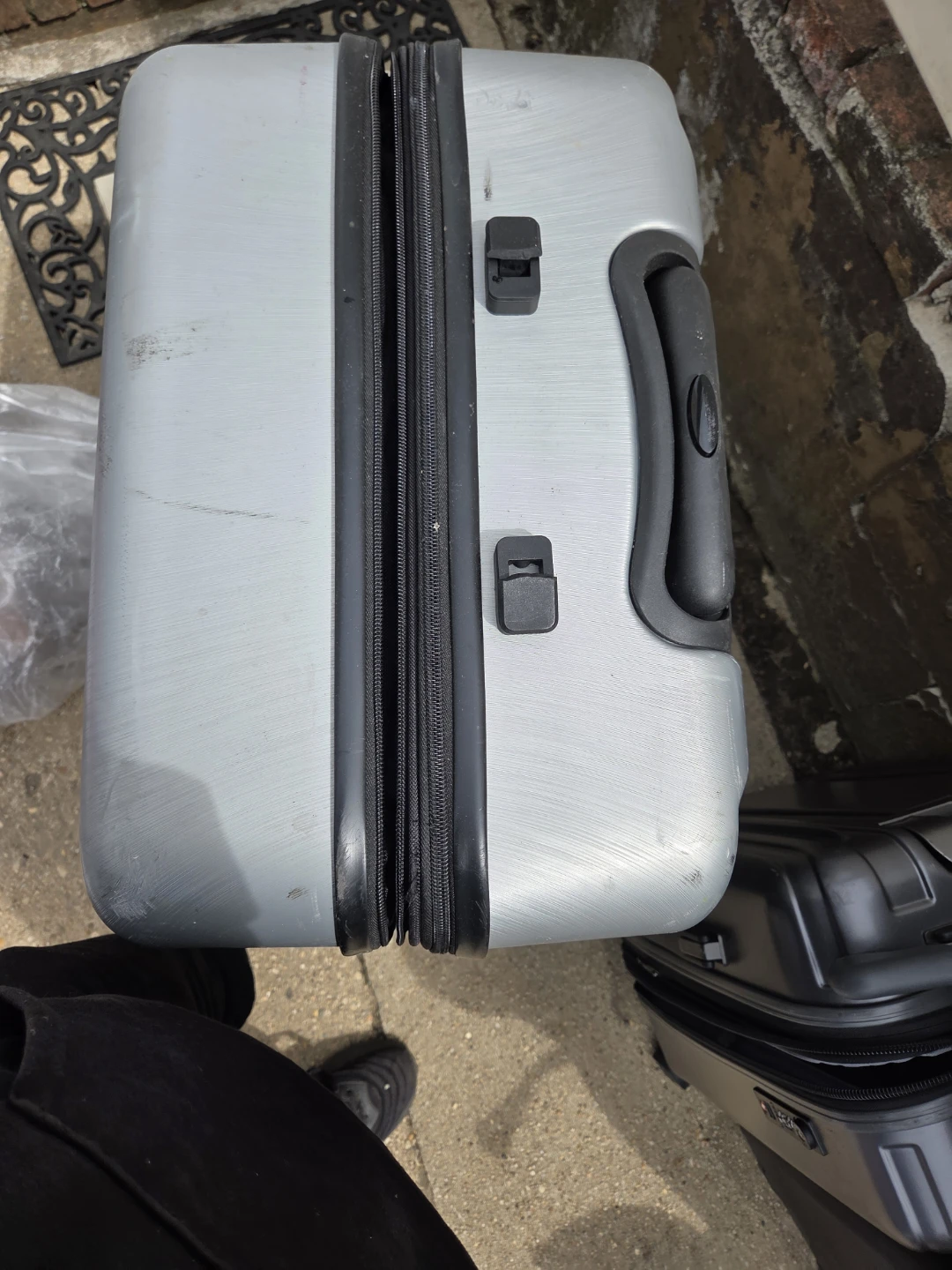 Calvin Klein Silver Hardside Spinner Luggage - photo 3
